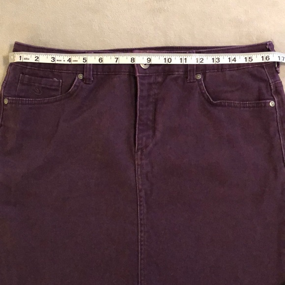 Purple denim skirt - Picture 2 of 6